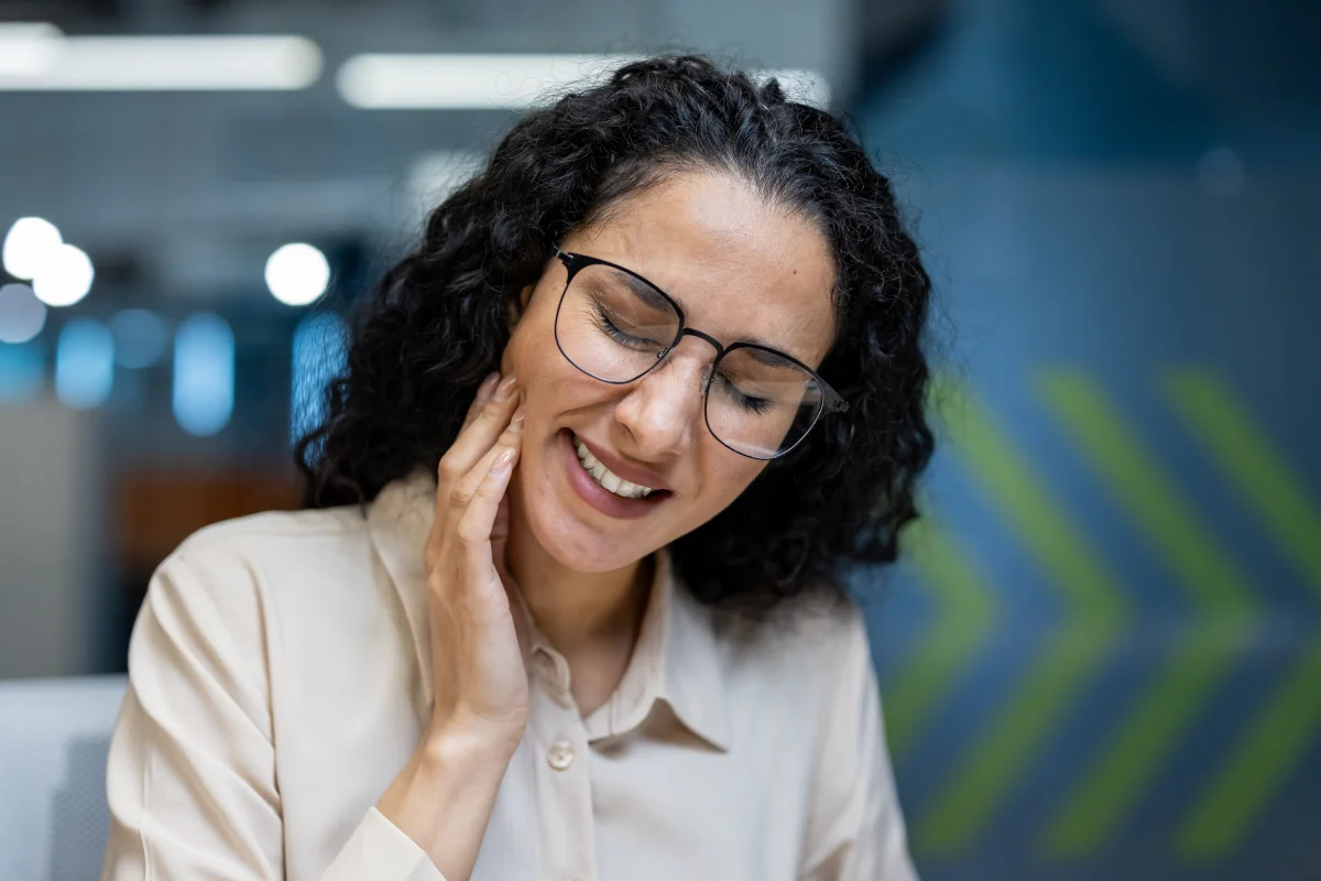 Managing Dental Emergencies While Traveling: A Handy Guide
